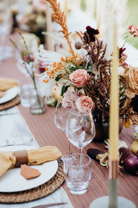 Wedding table decoration rustic style